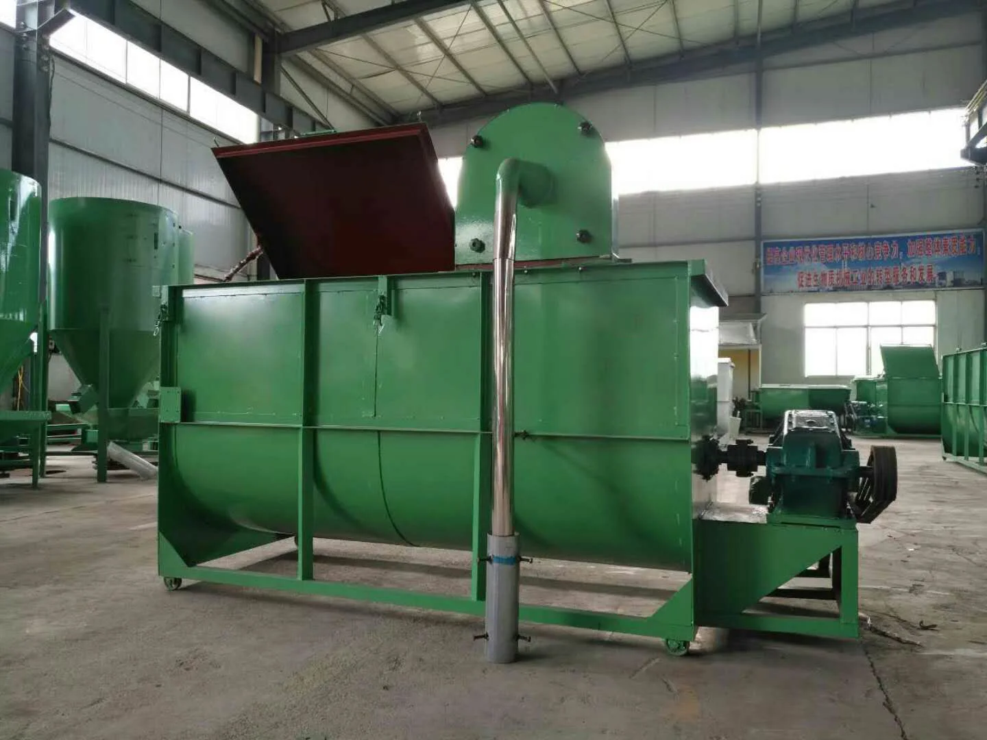 1T chicken feed crushing machine/feed crushing and mixing machine feed processing machines HJ-GW1000