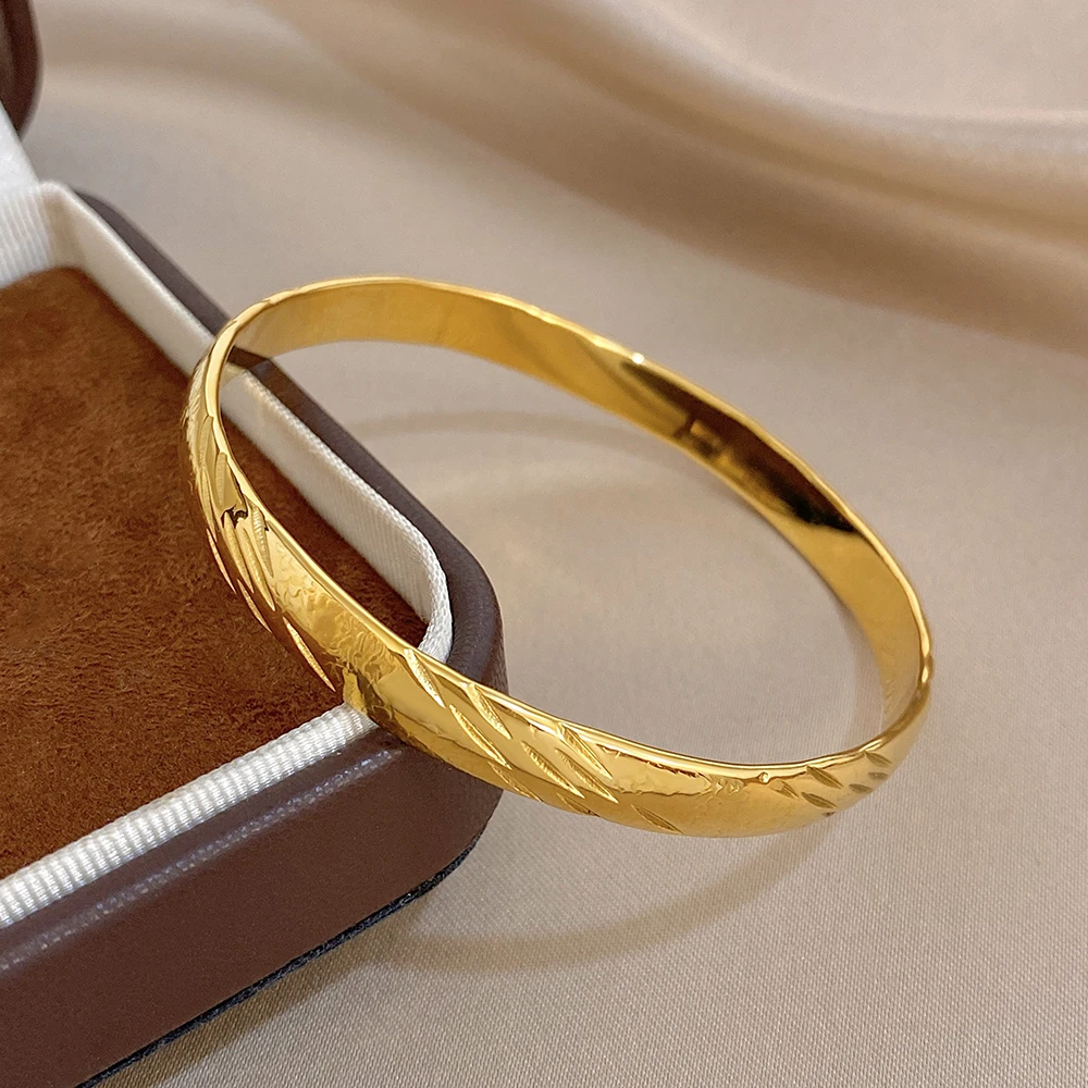 

Freetry Simple Carved Twill Stainless Steel Bangle for Women Stackable Waterproof Spring Cuff Bracelet Delicate Jewelry Gift New