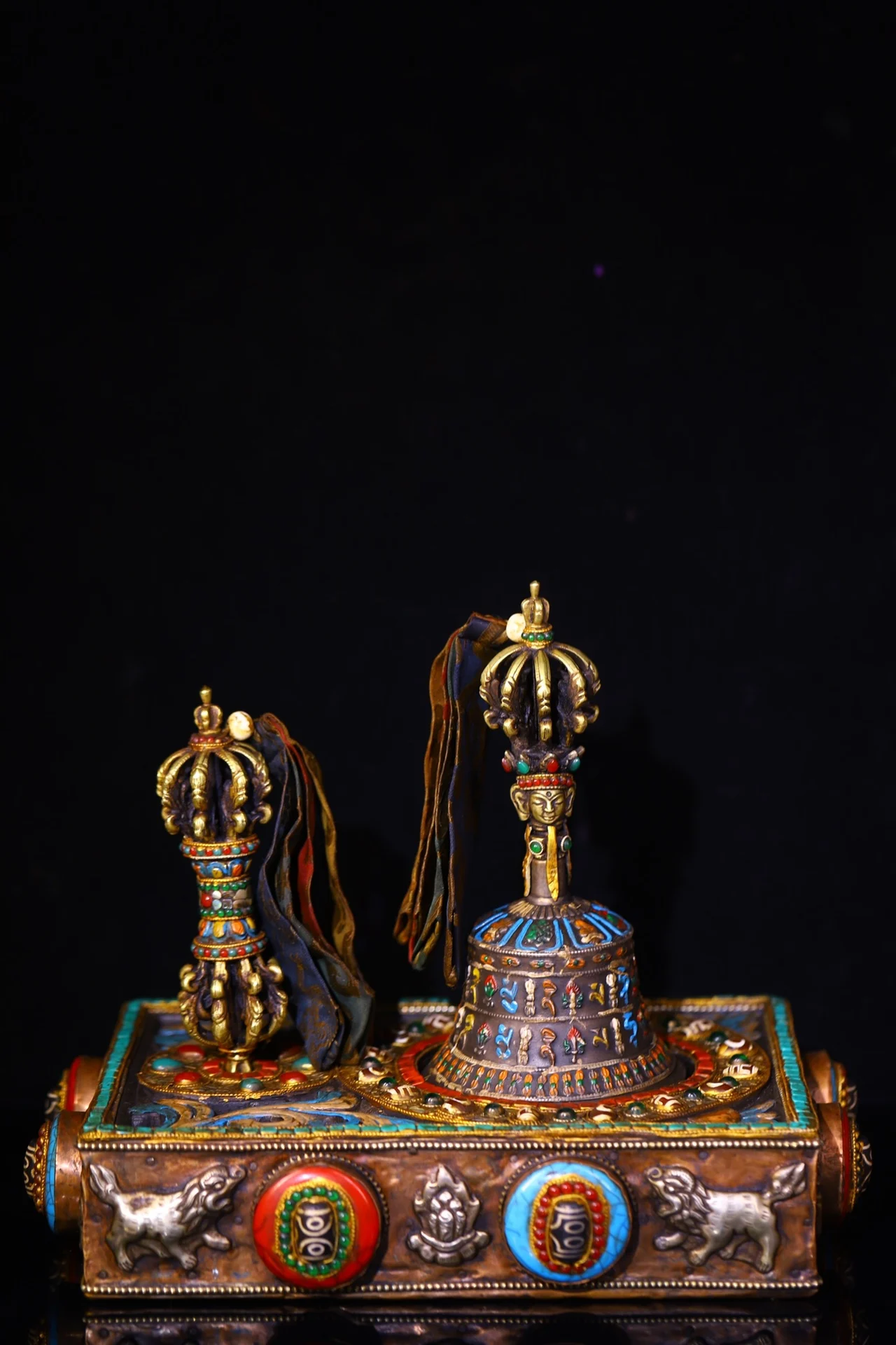 

11"Tibetan Temple Collection Old Bronze Cinnabar Painted Old Ringing Bell Vajra Base Mosaic Gem gZi Beads Worship Hall