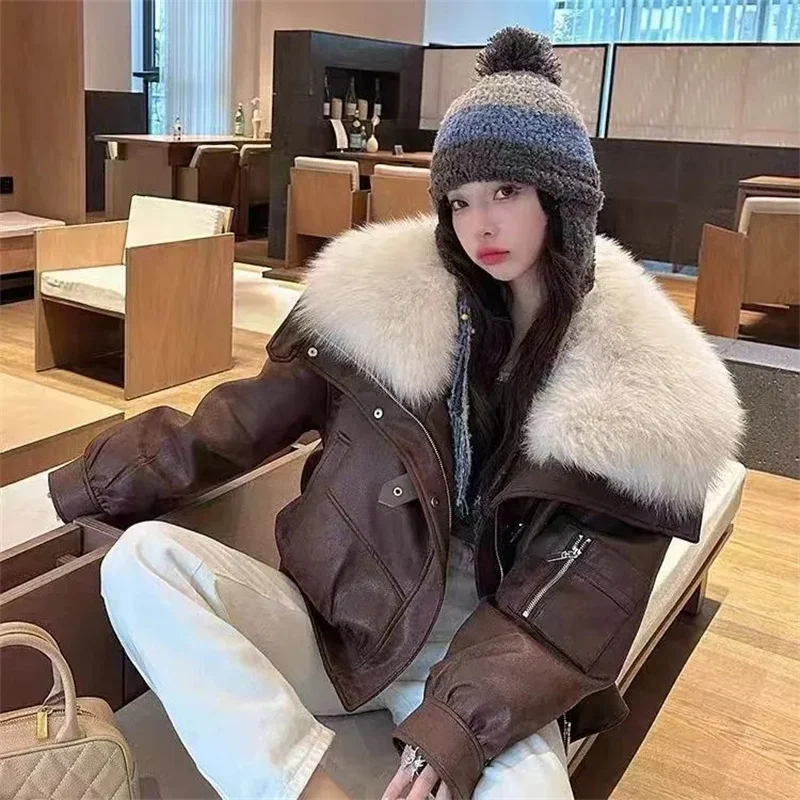 Abrigo de invierno 2025 chaqueta de plumas para forro chaqueta de motocicleta Cuello de piel de zorro Parka de piel de ante corta de moda de alta calidad
