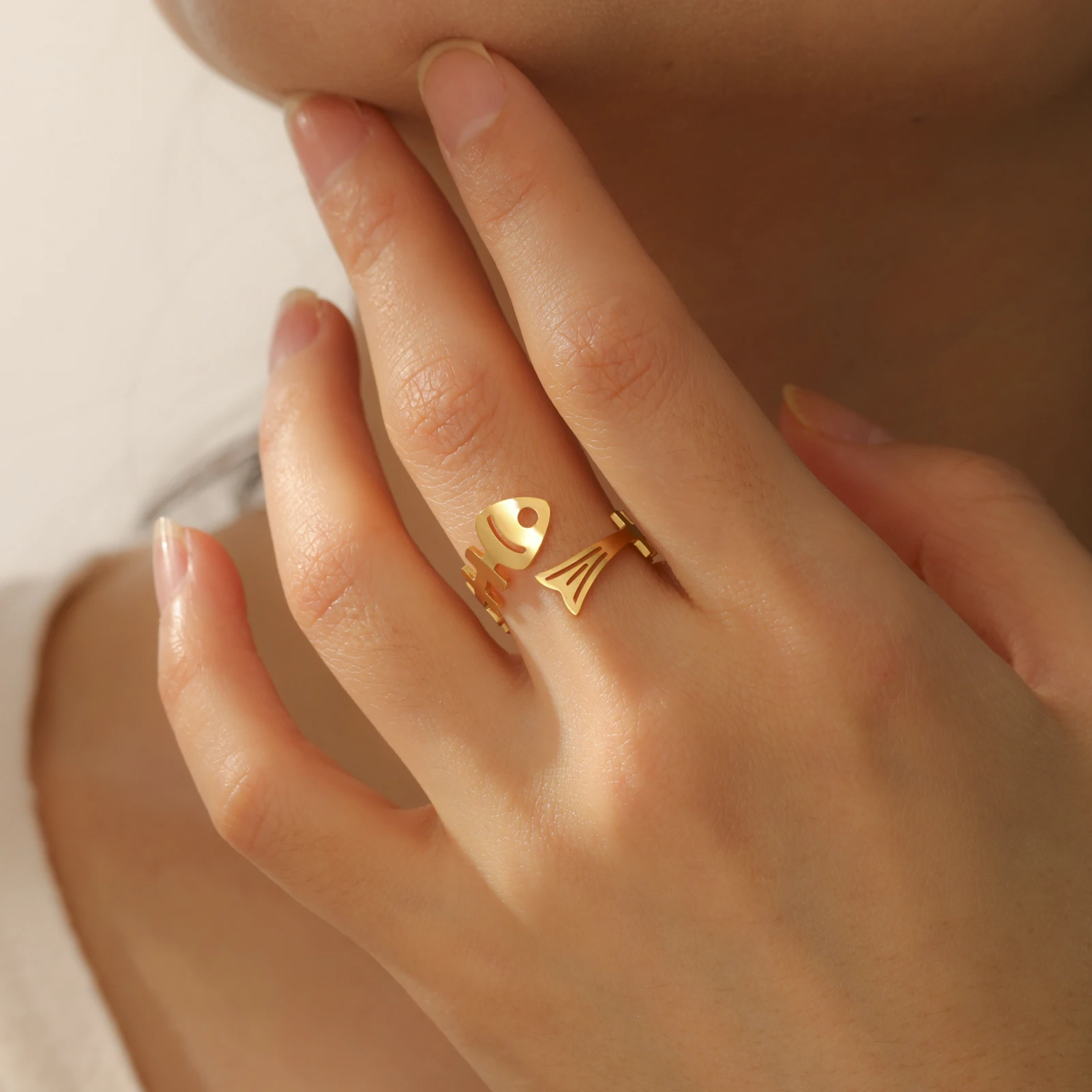 Skyrim Fischgräten-offener Damenring aus Edelstahl, süßer und interessanter Meeresleben-verstellbarer Ring, Festival-Schmuck für Paare