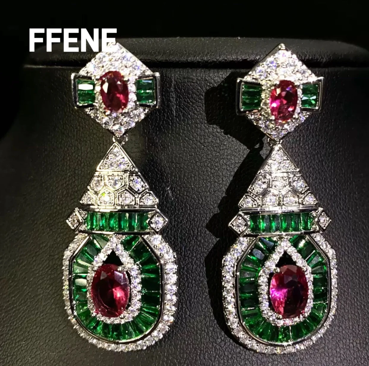 

[Luxury] High-end European and American style color-blocked Baroque palace retro temperament silver needle earrings