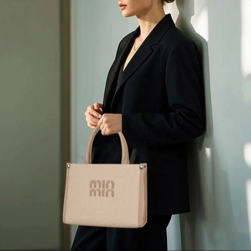 

Женская мягкая сумка-хобо, большая вместительная сумка из искусственной кожи, легкий дизайн, повседневная дорожная сумка для покупок