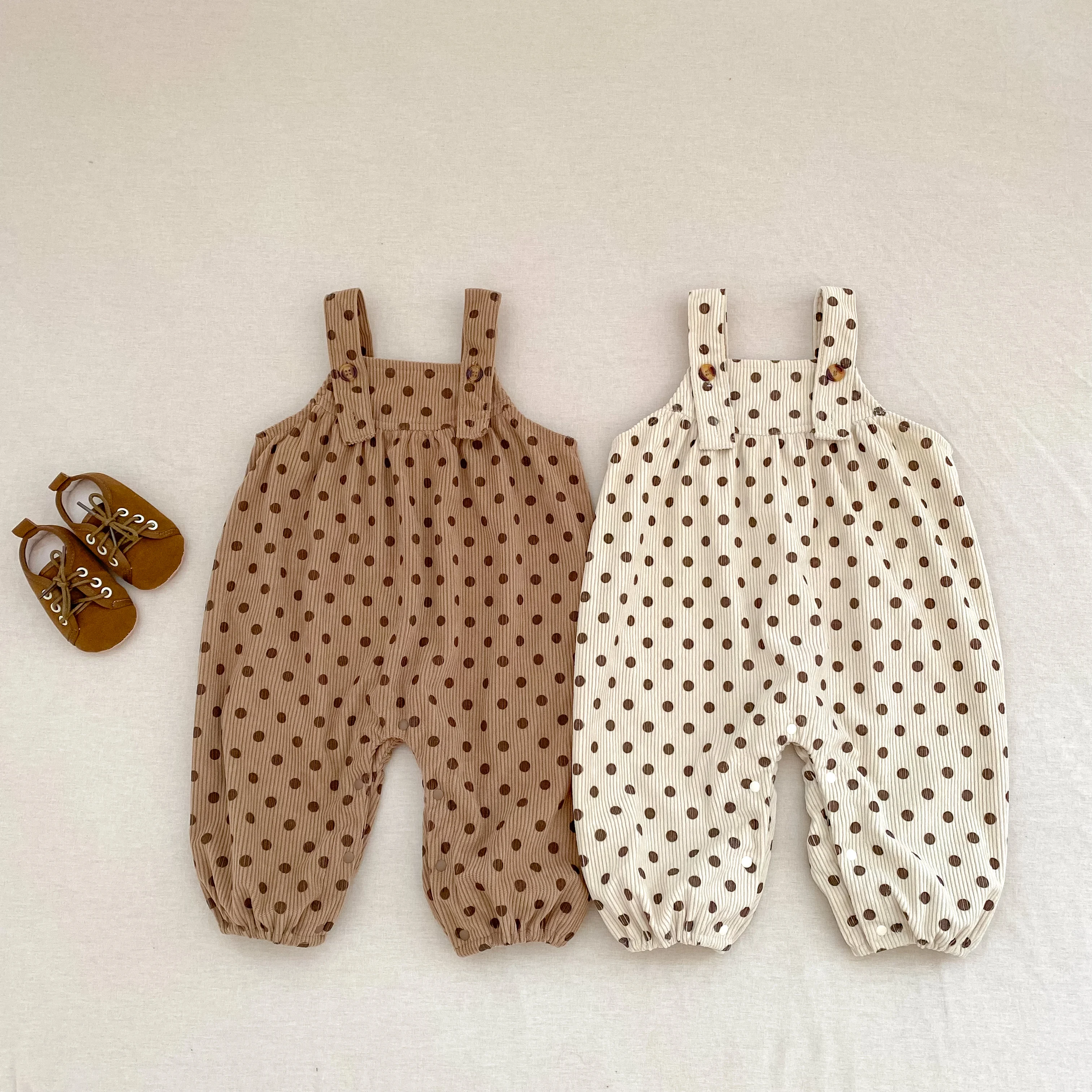 

Одежда для малышей 0-3 лет, осенний новый стиль, рабочие штаны в горошек для маленьких мальчиков и девочек, милый свободный комбинезон