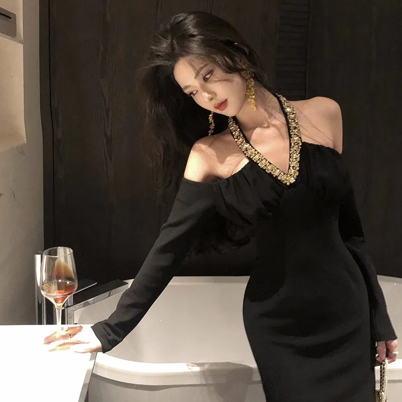 

New off-the-shoulder cut-out and diamond-sequenced long birthday party dress