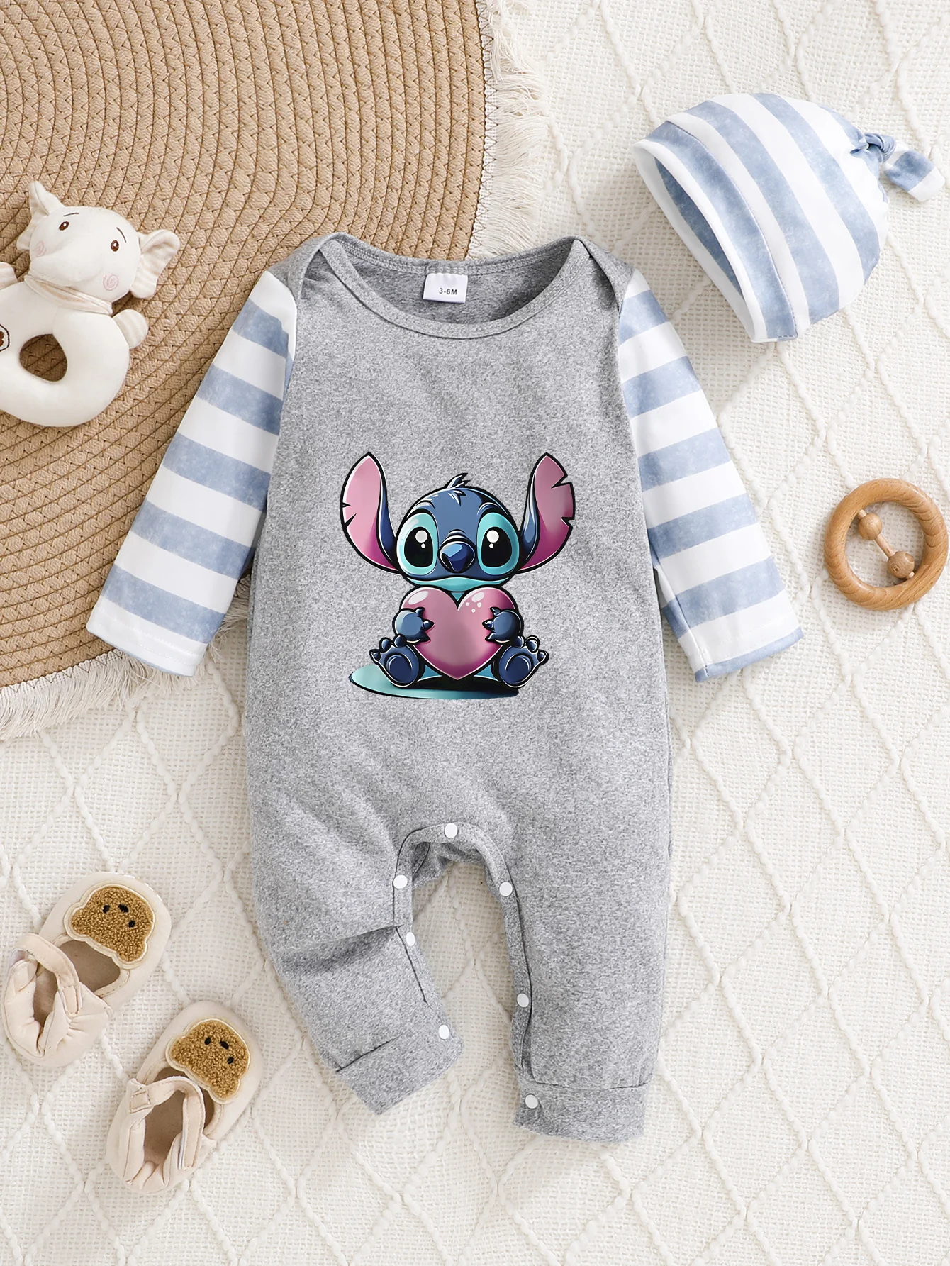 

【Официально авторизованный】 Комбинезон с капюшоном Disney Stitch BABY | Удобная дышащая ткань с очаровательным узором в виде сердца