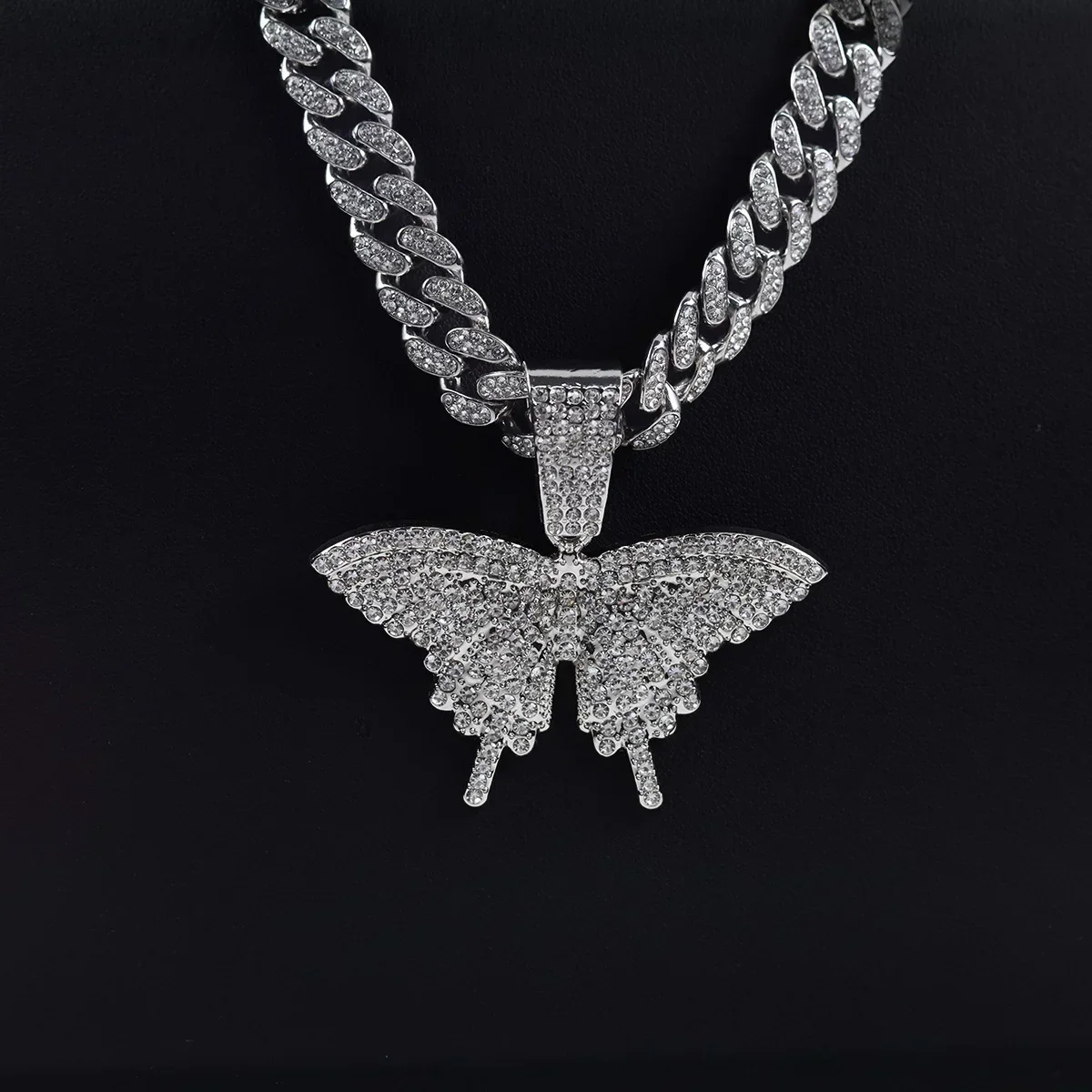 New Bling Butterfly Pendant Necklace Iced Out Gold Silver Color AAA Cubic Zircon Animal Charm Men's Women Hip Hop Rock Jewelry