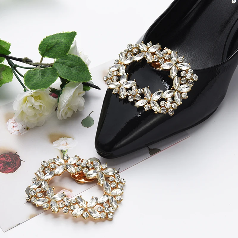 เสน่ห์เงาคริสตัลรองเท้าคลิปส้นสูงสำหรับผู้หญิงงานแต่งงาน sepatu pengantin Wanita rhinestone หัวเข็มขัดตกแต่งเครื่องประดับรองเท้าอุปกรณ์