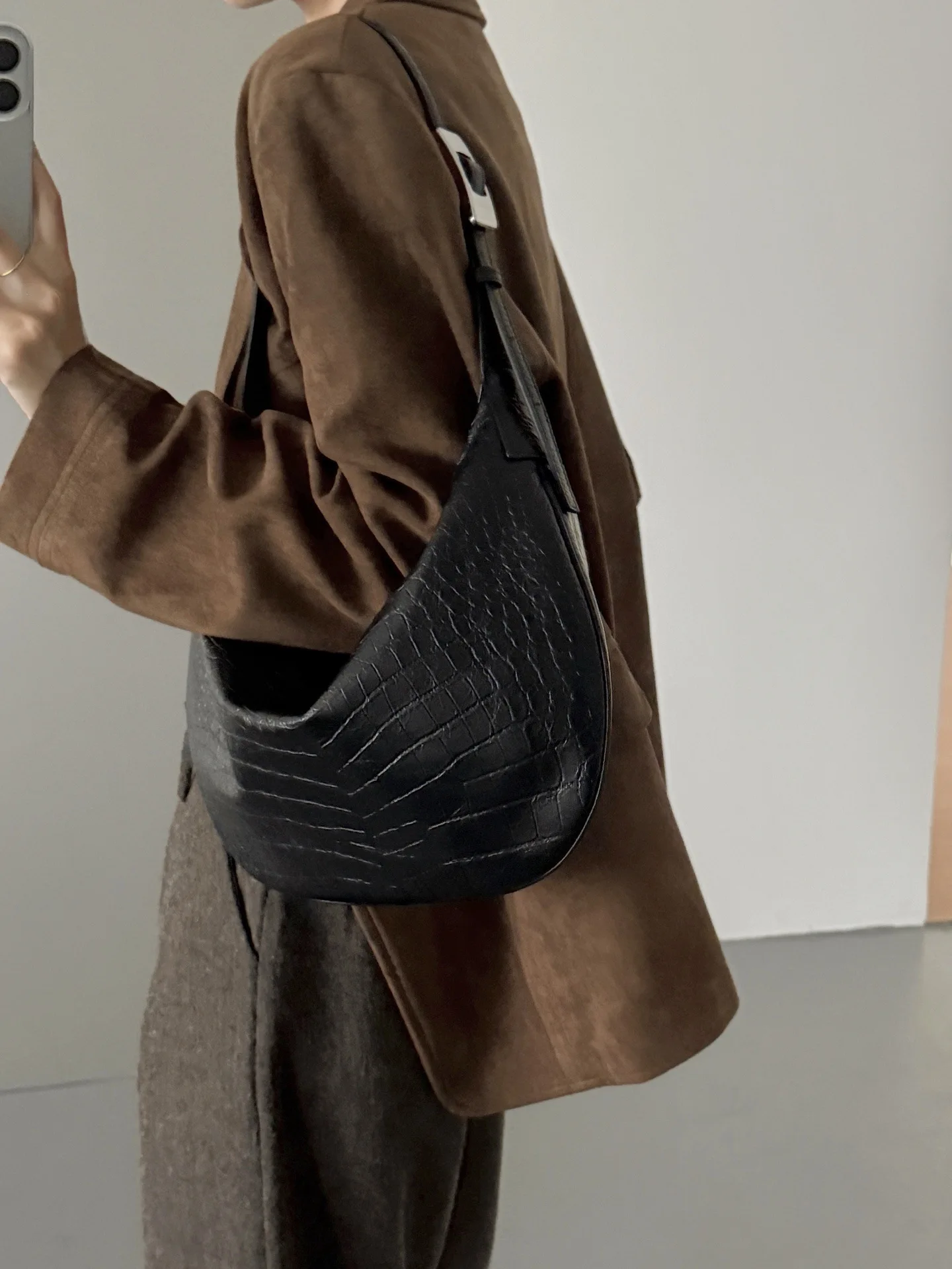 

Женская винтажная кожаная сумка через плечо большой емкости, минималистичный ведро через плечо, модный аксессуар, Новое поступление