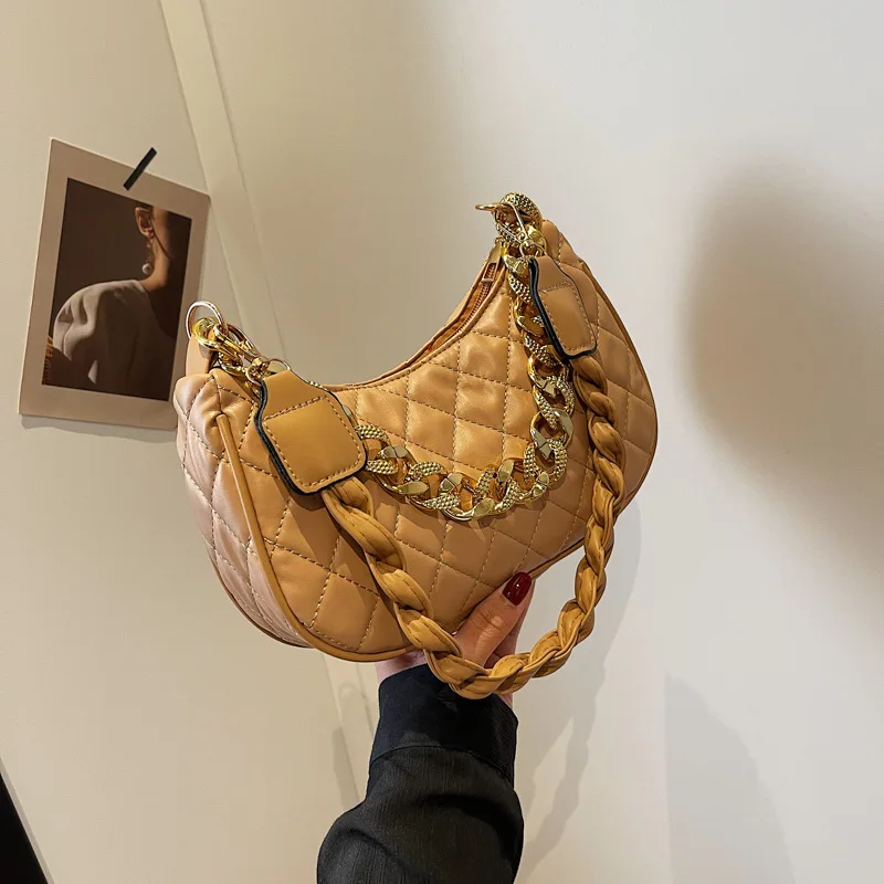 

2025 Autumn Vintage Underarm Bag Retro Chain Dumpling Handbag for Women Minimalist Crossbody Shoulder Purse Fashionable Casual
