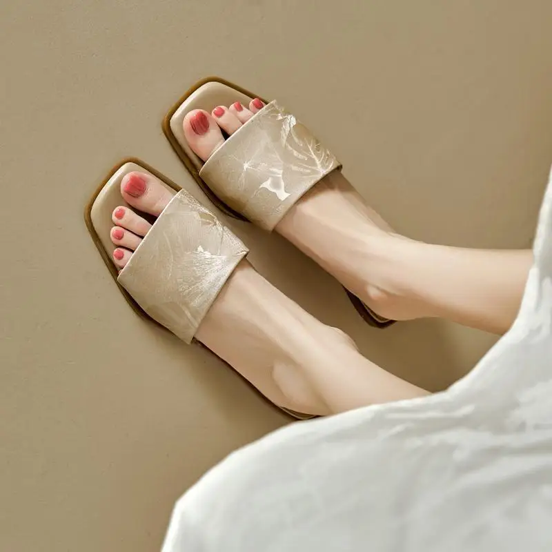Summer New Style Temperament New Chinese Style Versatile Flat Sandals Lazy People Wearing One Line Slippers Outside