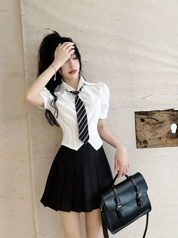 

Slim Fit orm Set Summer School Sle White Inner irt Women ort Sve Design Sensation Slimming ort Top