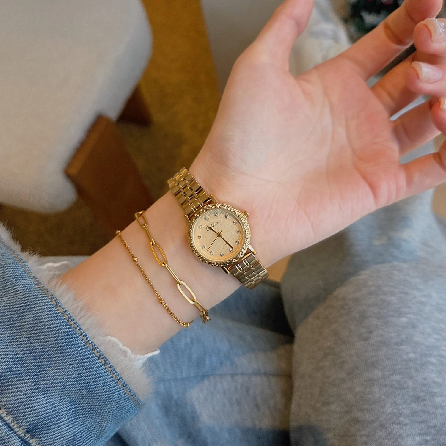 

Luxury Gold Round Watch for Women Crystal Bezel Stainless Steel Band Elegant Business Dress Wristwatch Quartz Waterproof