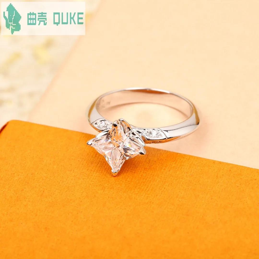 

2023 Hot New Starlight Cut 1 Carat Diamond S925 Silver Flower Ring Women's Dinner Dress Wedding Party Gift