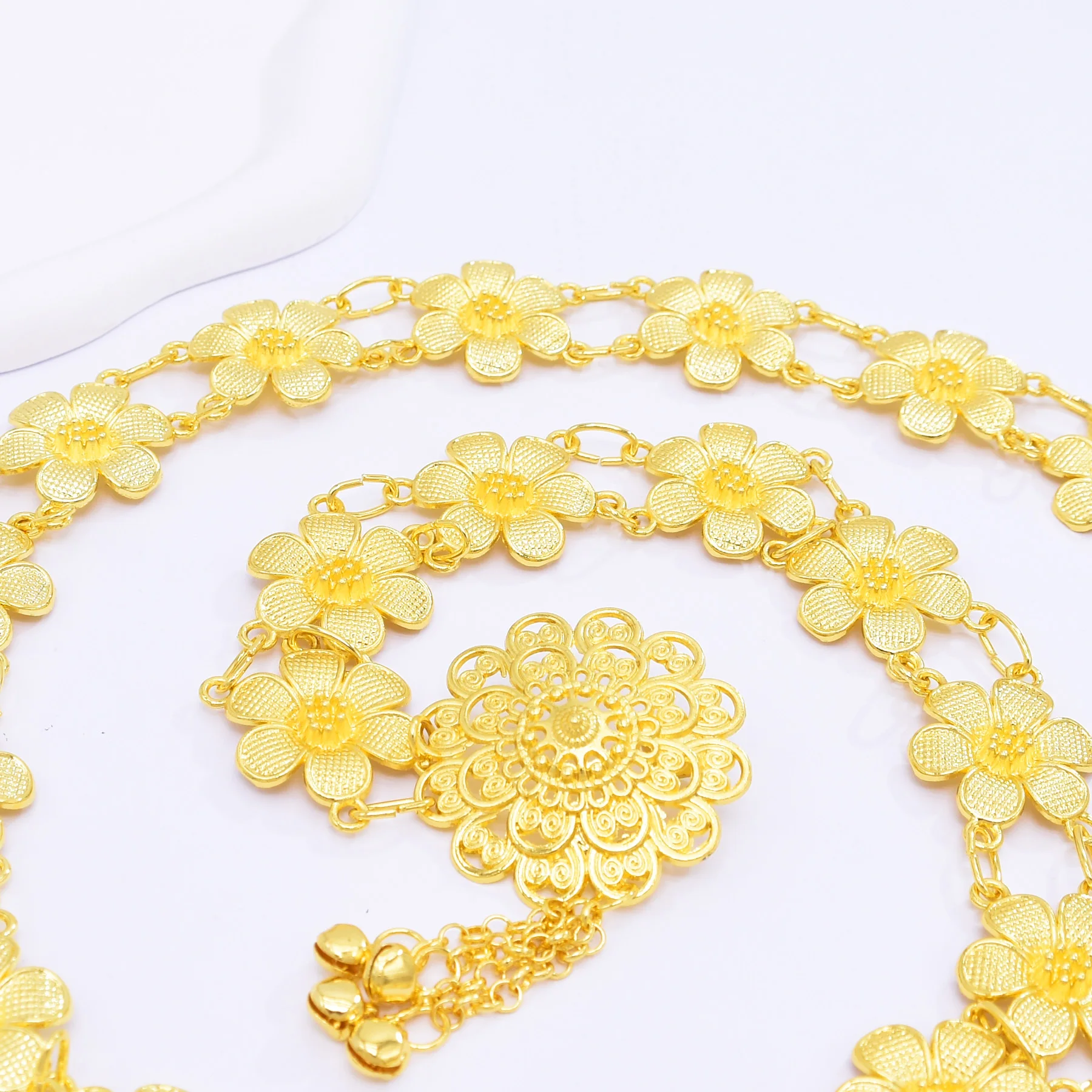 

Boho Style Alloy Carved Pattern Waist Chain Gypsy For Women Jewelry Ethnic Body Chain Metal Tassel Belly Dance Kurdish Accessory