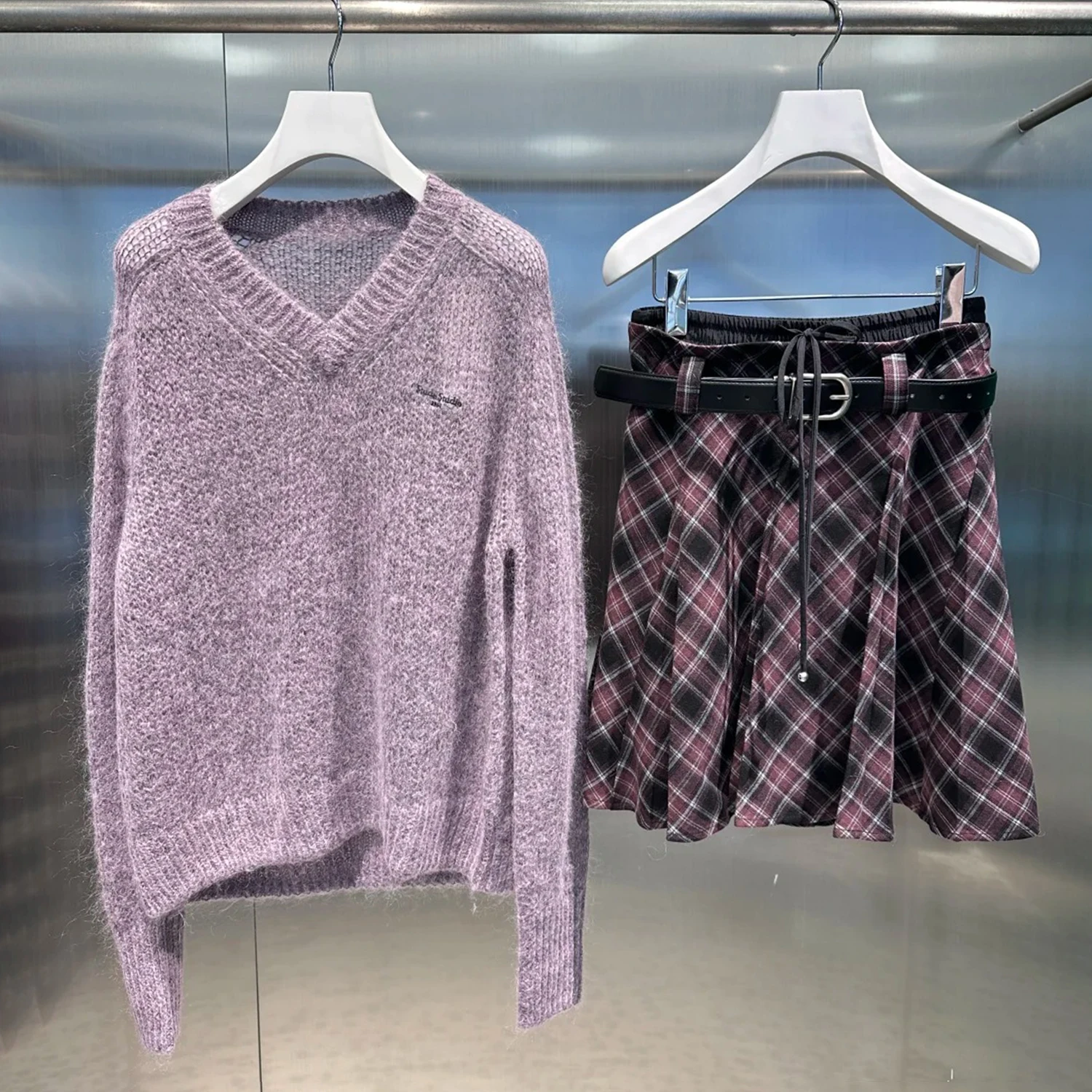 

Фиолетовая клетчатая юбка миди с высокой талией, женский модный зимний вязаный комплект с V-образным вырезом и длинными рукавами