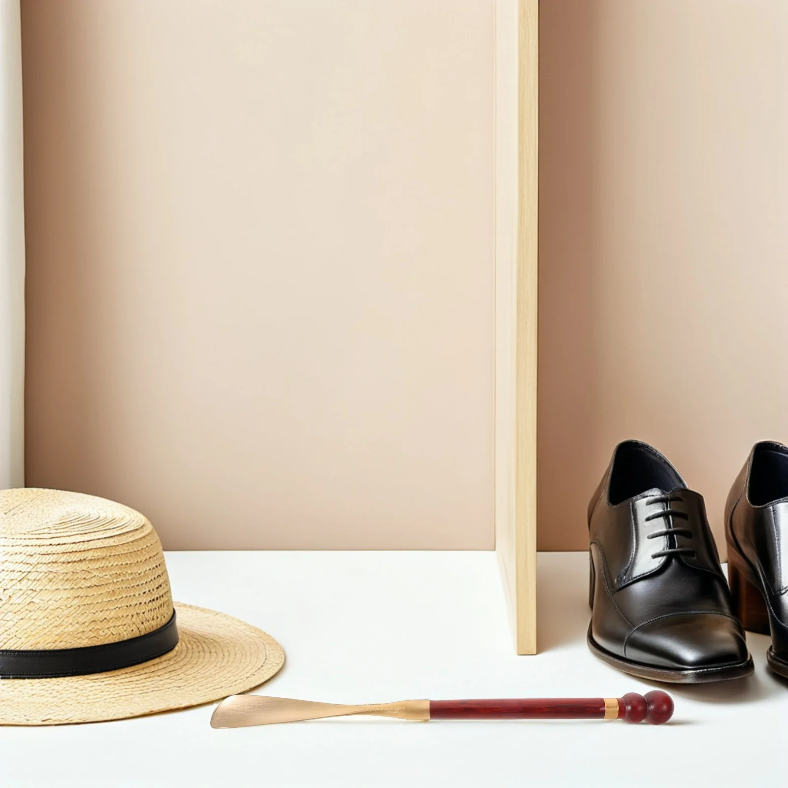 ที่โกยรองเท้าทองเหลืองหัวไม้ พกพาสะดวก สำหรับผู้สูงอายุ พร้อมด้ามจับกันลื่น อุปกรณ์ช่วยใส่รองเท้าสำหรับการเดินทาง