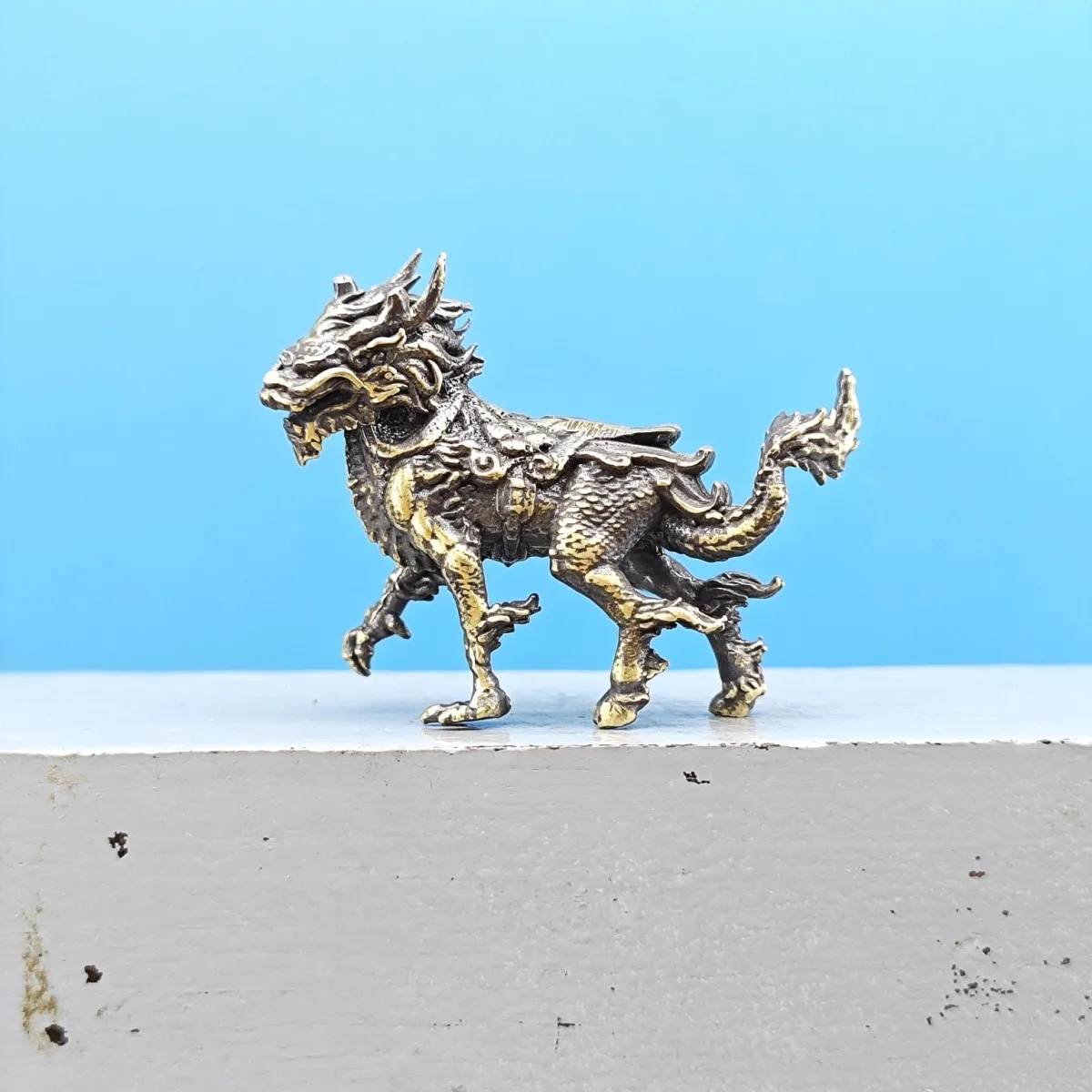 Vintage Brass Mythical Beast Figurine Mini Sculpture Metal Desktop Ornament Animal Craft Decor Collectible Gift