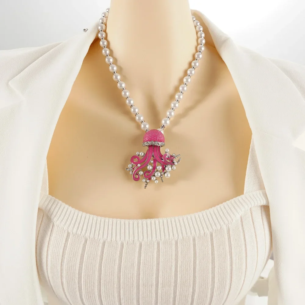 

Pearl Octopus Pendant Necklace Unique Gift Holiday Birthday Party Clothing Accessories Cute Brooch Free Shipping