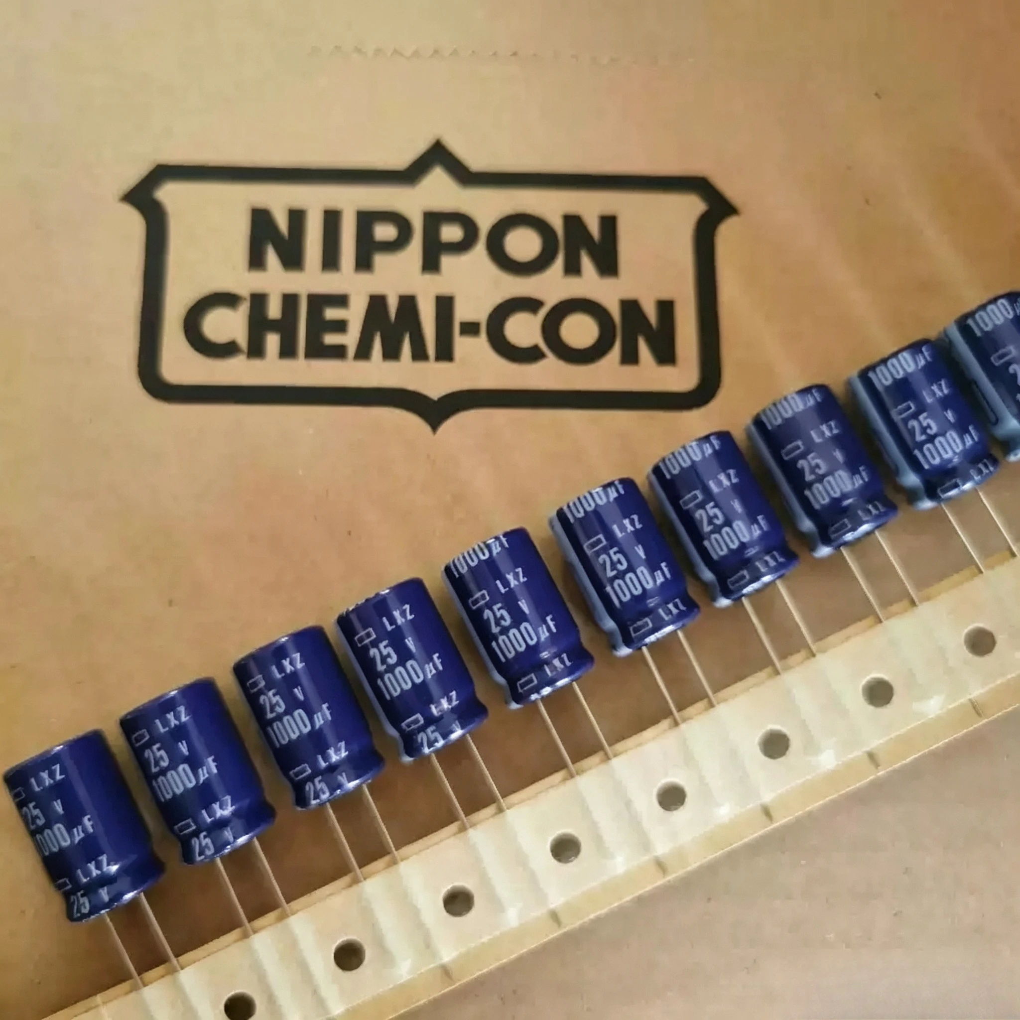 50-10pcs 25V 1000μF 12.5x20 NIPPON CHEMI-CON LXZ High-Frequency, Low-Resistance, Blue-Case Electrolytic Capacitor 1000μF 25V
