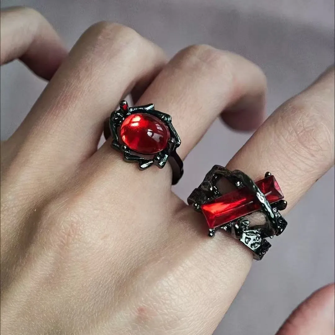 2-piece retro red geometric gemstone design ring for men and women, a unique and punky dark hollow textured metal finger ring