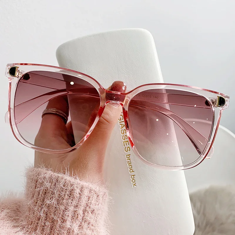 New Fashion Sunglasses Woman Brand Designer Vintage D Word Square Sun Glasses Oversized Frame Gradient Sunglasses Oculos De Sol