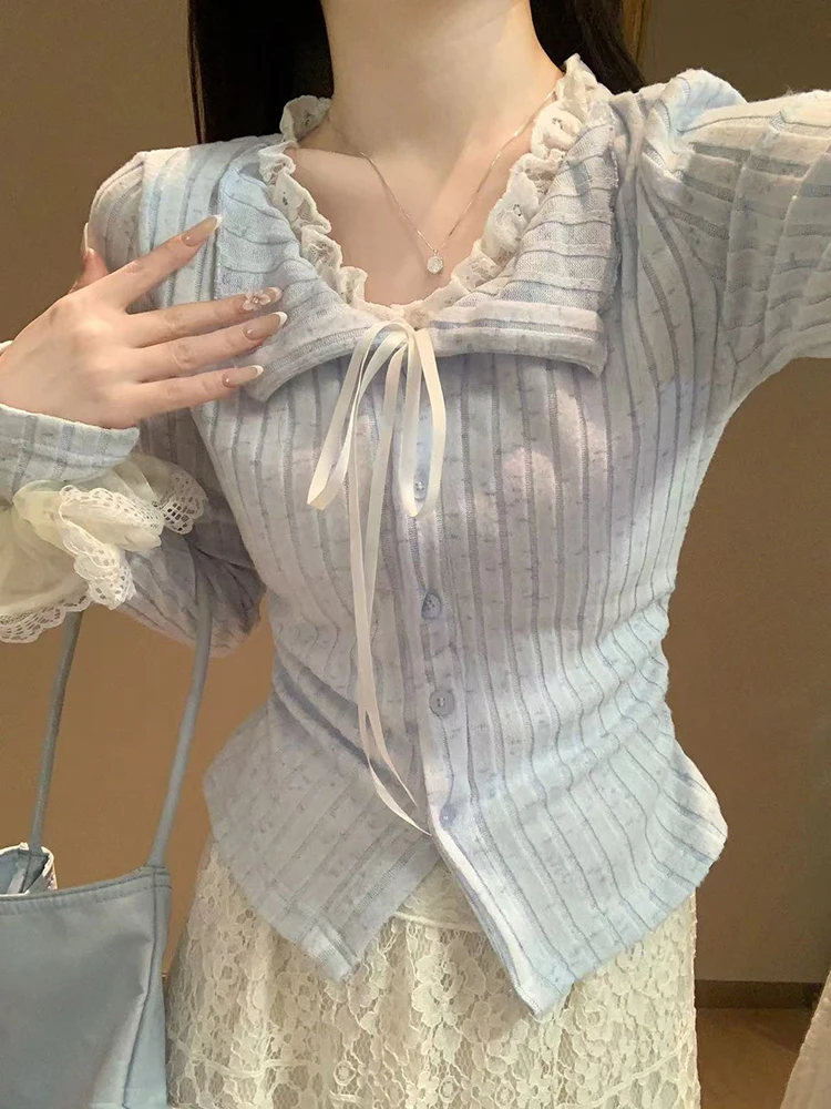 

Кружевная лоскутная вязаная футболка женская осенняя милая тонкая однобортная однобортная блузка на шнуровке корейская шикарная блузка с длинным рукавом Mujer