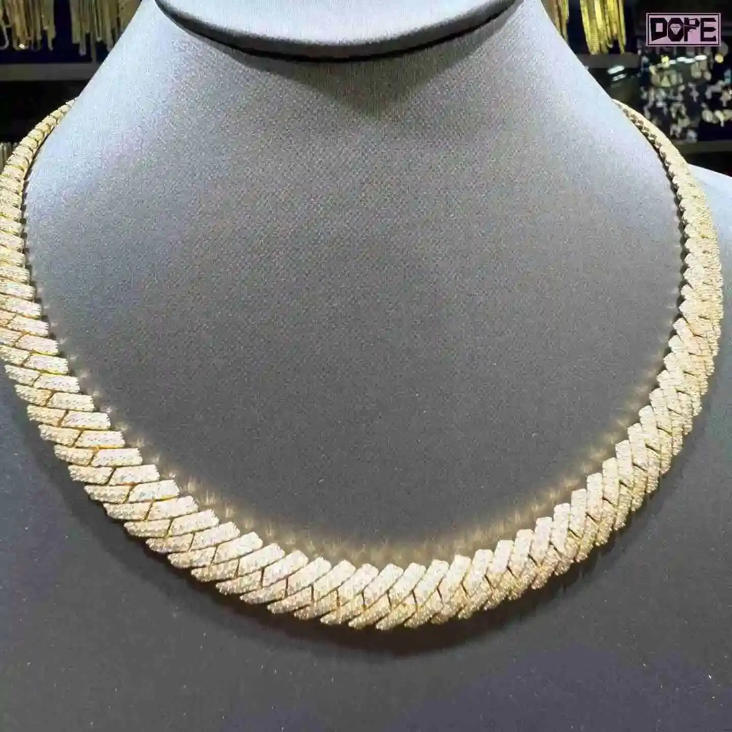 

In Stock Cuban Chain Luxury VVS 10mm Iced Out 14k Gold Plated 925 Silver Hiphop Moissanite Cuban Link Chain