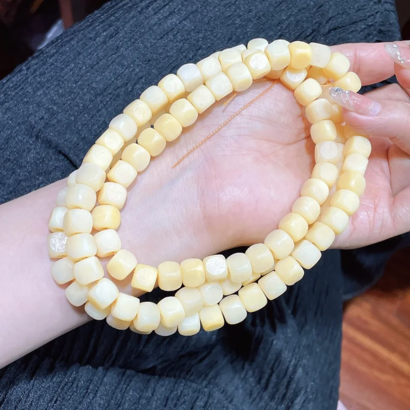 

Premium Bone Square Multi-Circle Bracelet Hand Chain Handheld Accessory Pendant Jewelry New