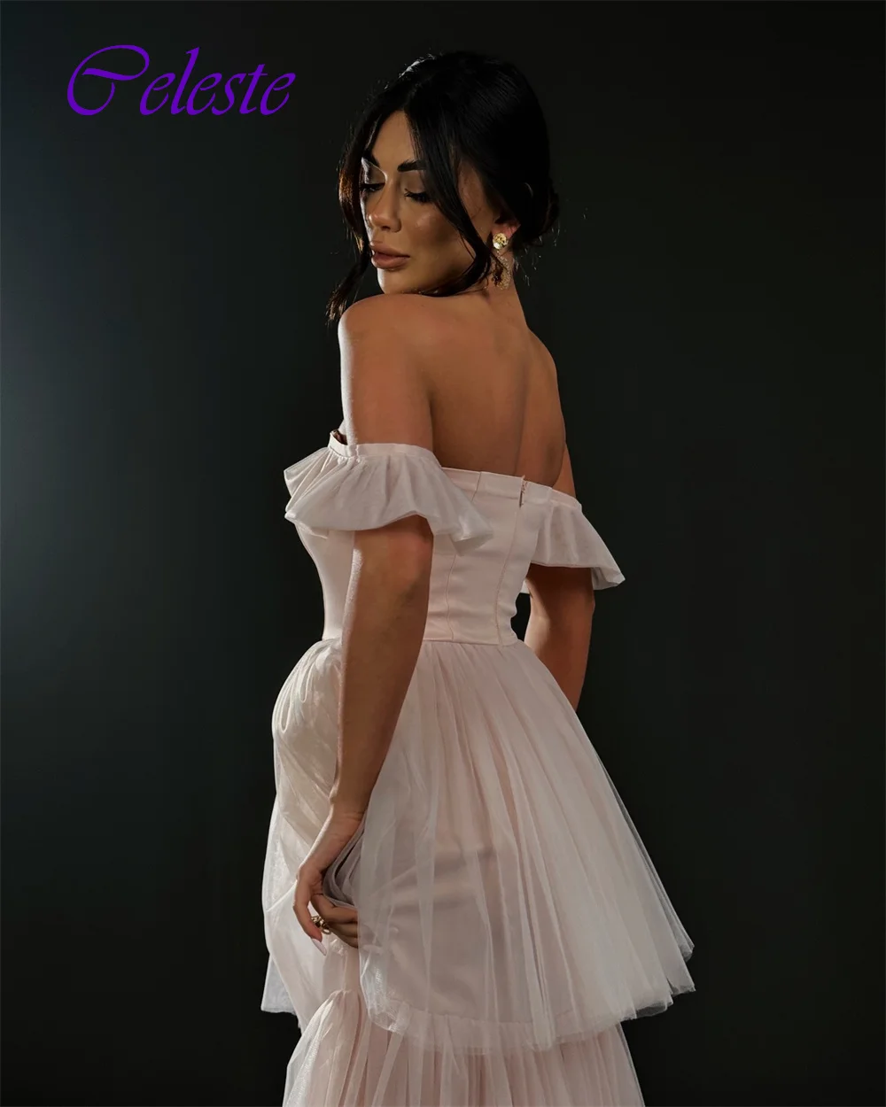 Vestido de noche de una línea de organza sin tirantes moderno personalizado Vestidos de fiesta con gradas elegantes Vestidos para ocasiones especiales con espalda abierta de lujo