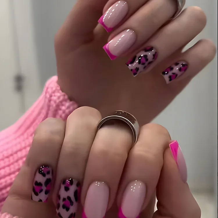 24 Stuks Korte Vierkante Luipaardprint Nep Nagel Set Zoete Cool Afneembare Kunstnagels Franse Druk op Acryl Nagel Tip voor Spice Girl