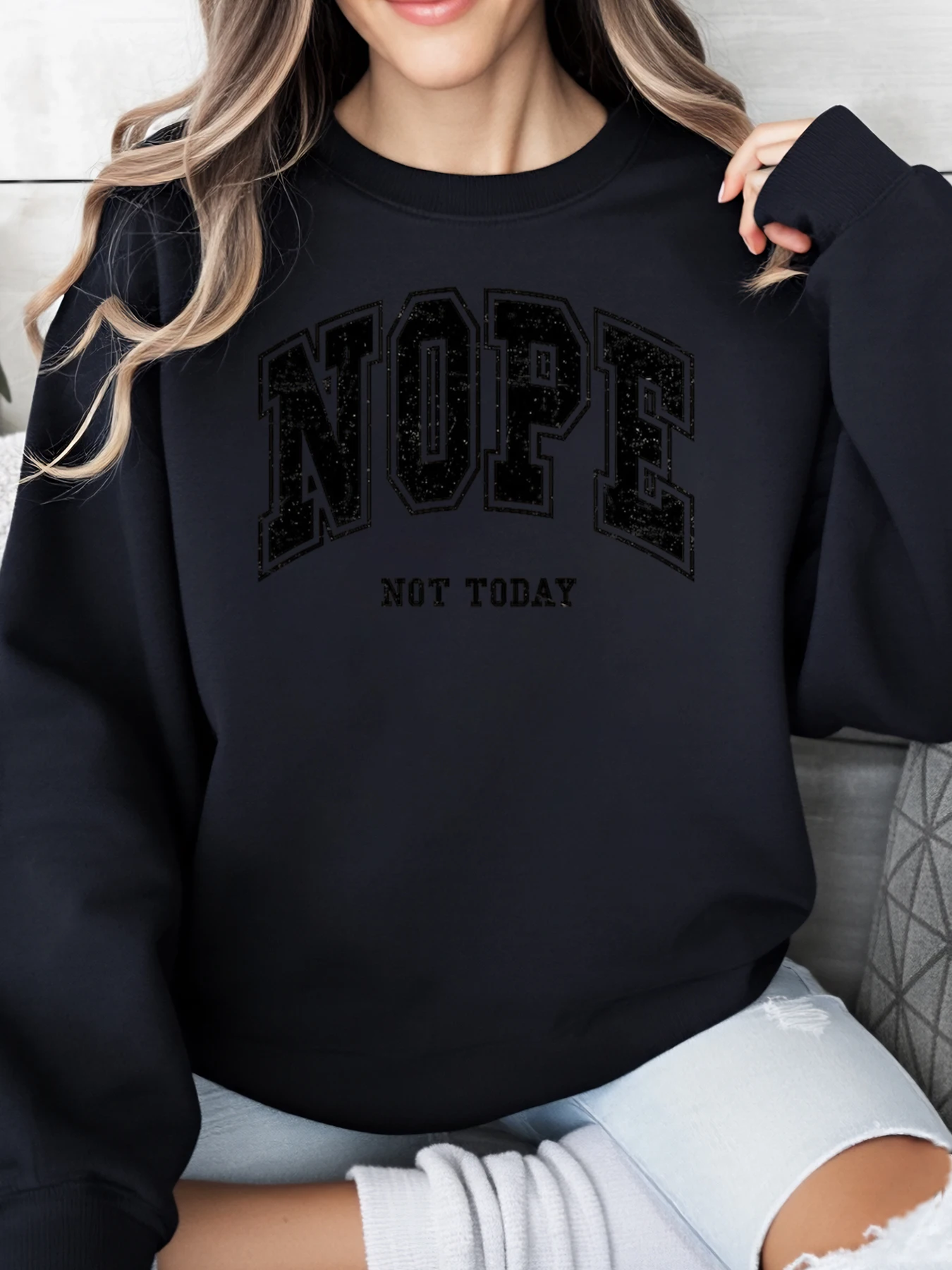 سويت شيرت مطبوع عليه Nope Not Today، ملابس كاجوال للسيدات باللون الأسود مقاس كبير