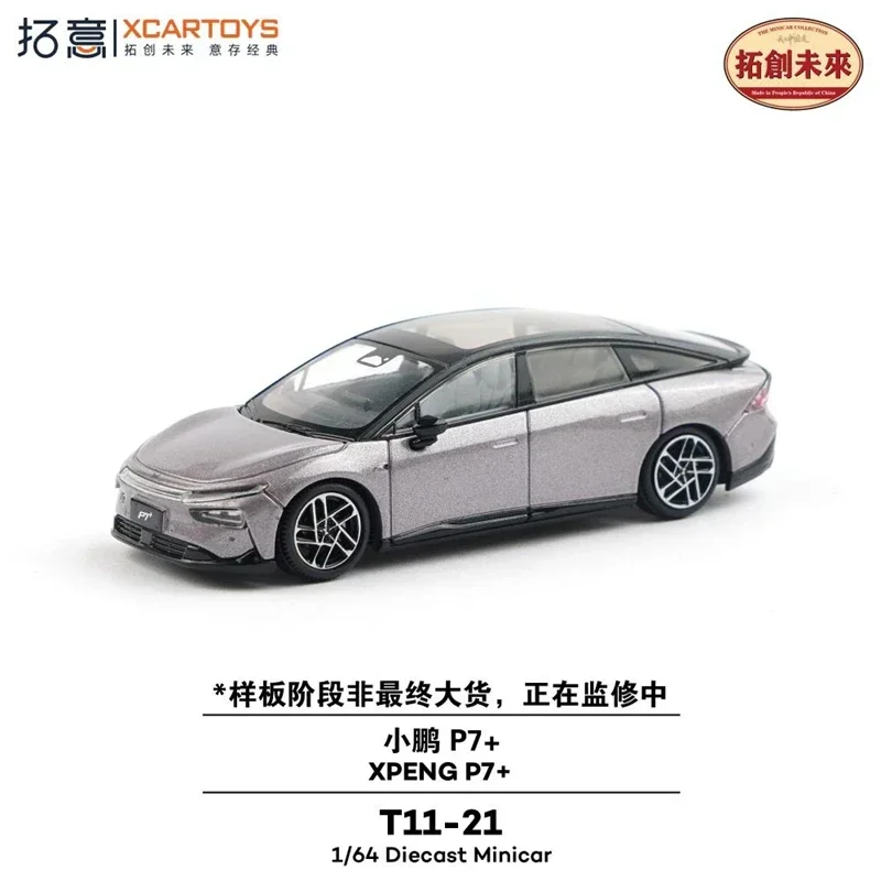 

Xcartoys 1:64 XPENG P7 + Silver Grey T11-21 Diecast Model Car