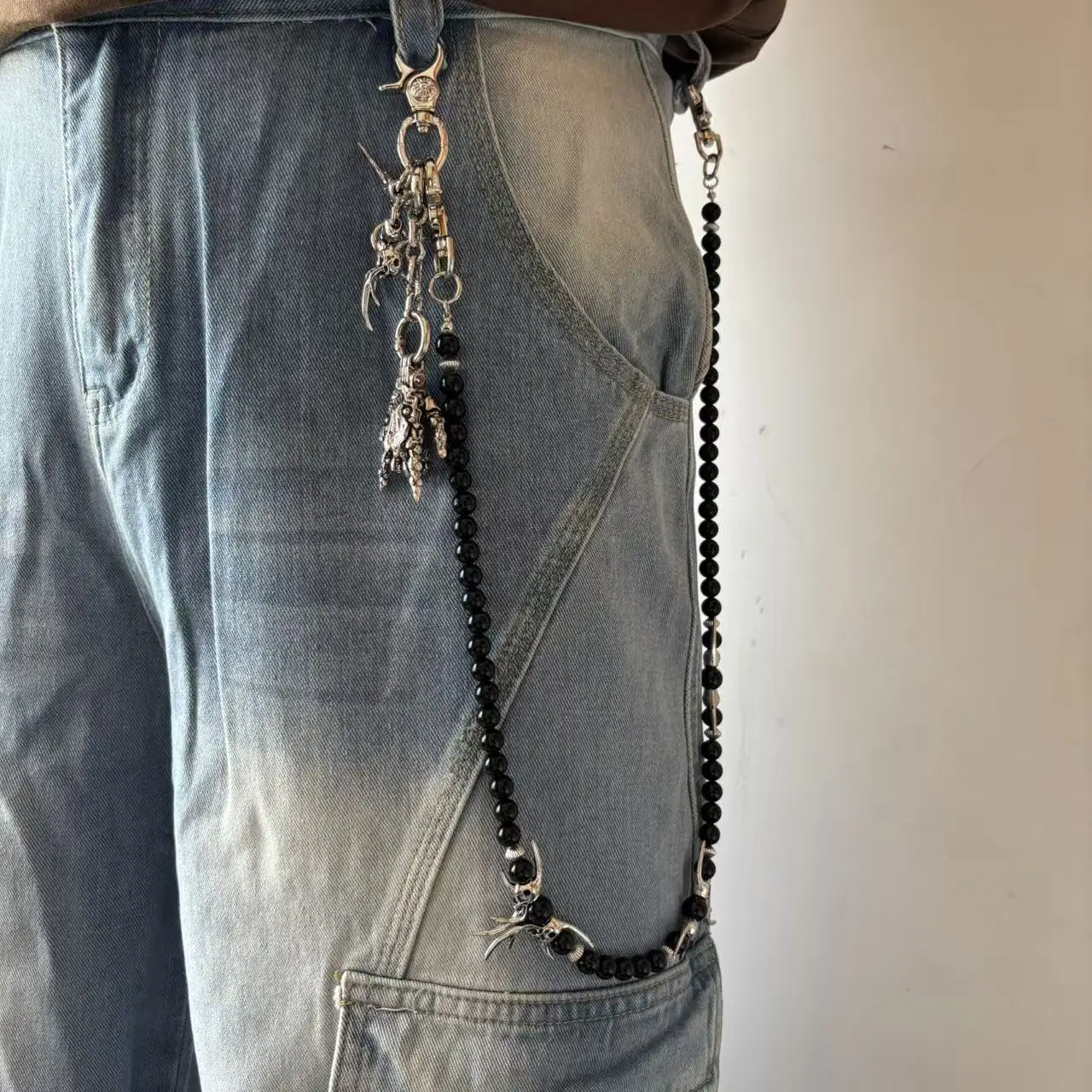 Unique Dark-Style Obsidian Spliced Skull Pant Punk Hip-Hop Jeans Waist Bag Pendant Chain
