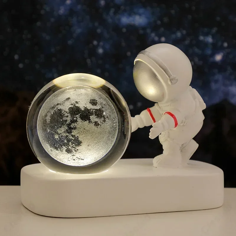 Creative Astronaut Starry Sky Stroll USB Night Light with Carved Crystal Ball and Luminous Base, Home Decoration Light