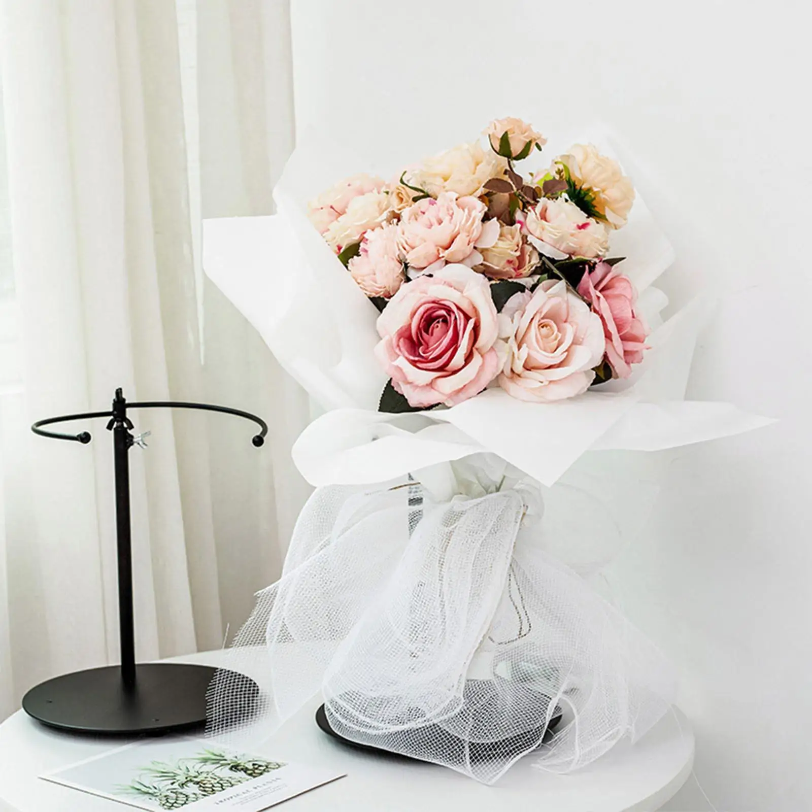 

Minimalist Flower Display Stand Adjustable Metal Bouquet Holder Desktop Shelf for Living Room Office Weddings