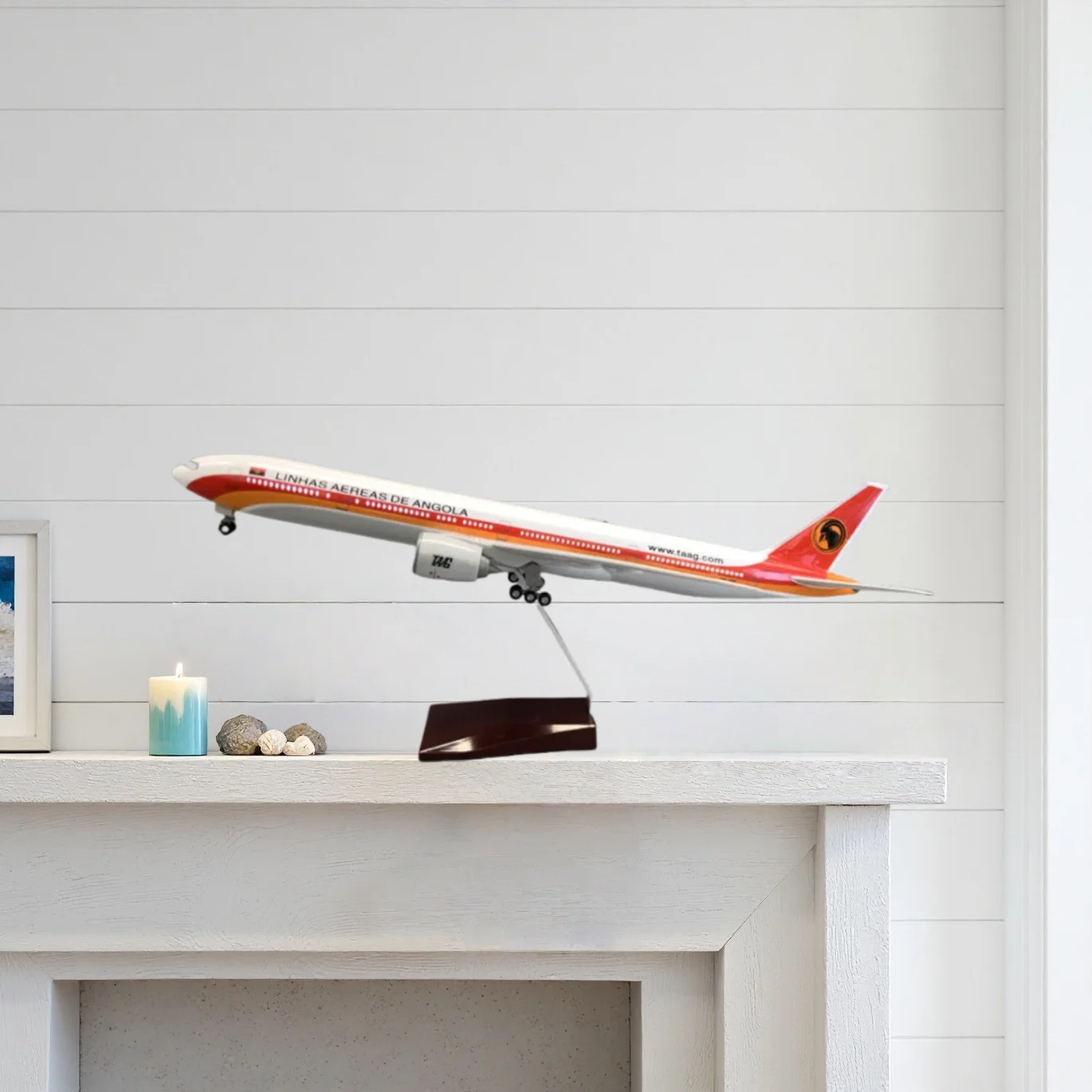 

47CM 1/157 Scale B777-300 LINHAS AEREAS DE ANGOLA Airline Airplane Model W LED Light and Landing Gear Diecast Resin Aircraft