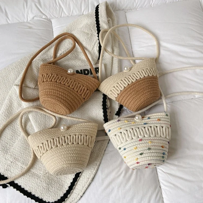 

2025 Summer Woven Women's Bag, Fashionable and Versatile Handbag, Crossbody, One Shoulder Bucket, Beach Pleated Cloud Bag