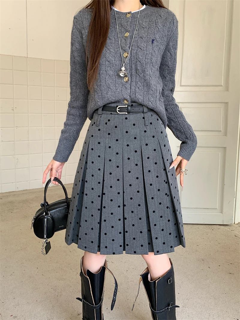 Gray bonus belt