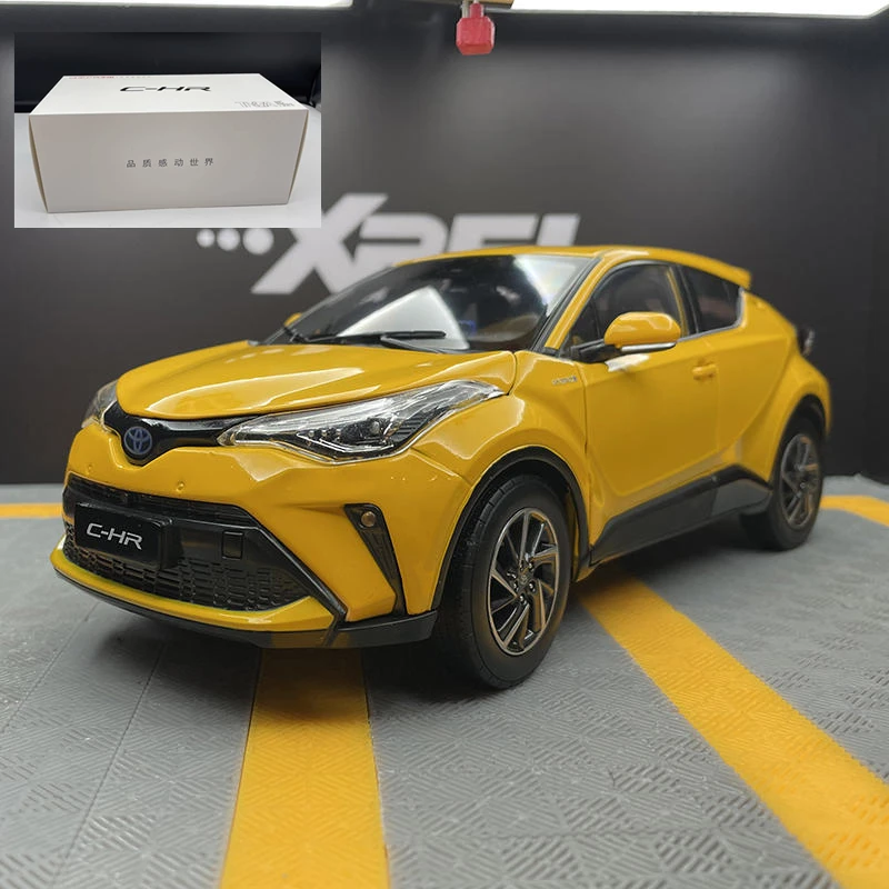 TOYOTA CH-R ミニカー　070 1/18 Dealer Edition Toyota C-HR CHR IZOA (Yellow) Diecast Model