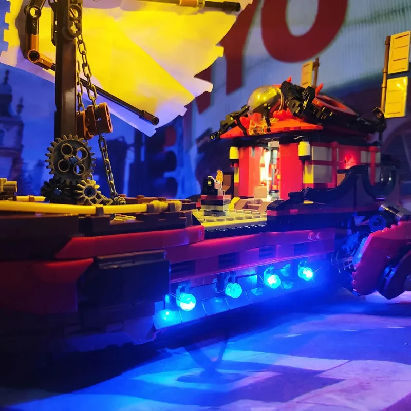 

Набор светодиодного освещения подходит для строительных блоков LEGO Destiny's Bounty NINJAGO 70618 (не включая модельные кирпичи)
