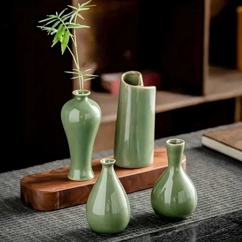 Elegant Green Ceramic Vase Ornaments Dried Flower Utensils Vintage Ceramic Vase Smooth Ceramic for Table Decor and Home Accent