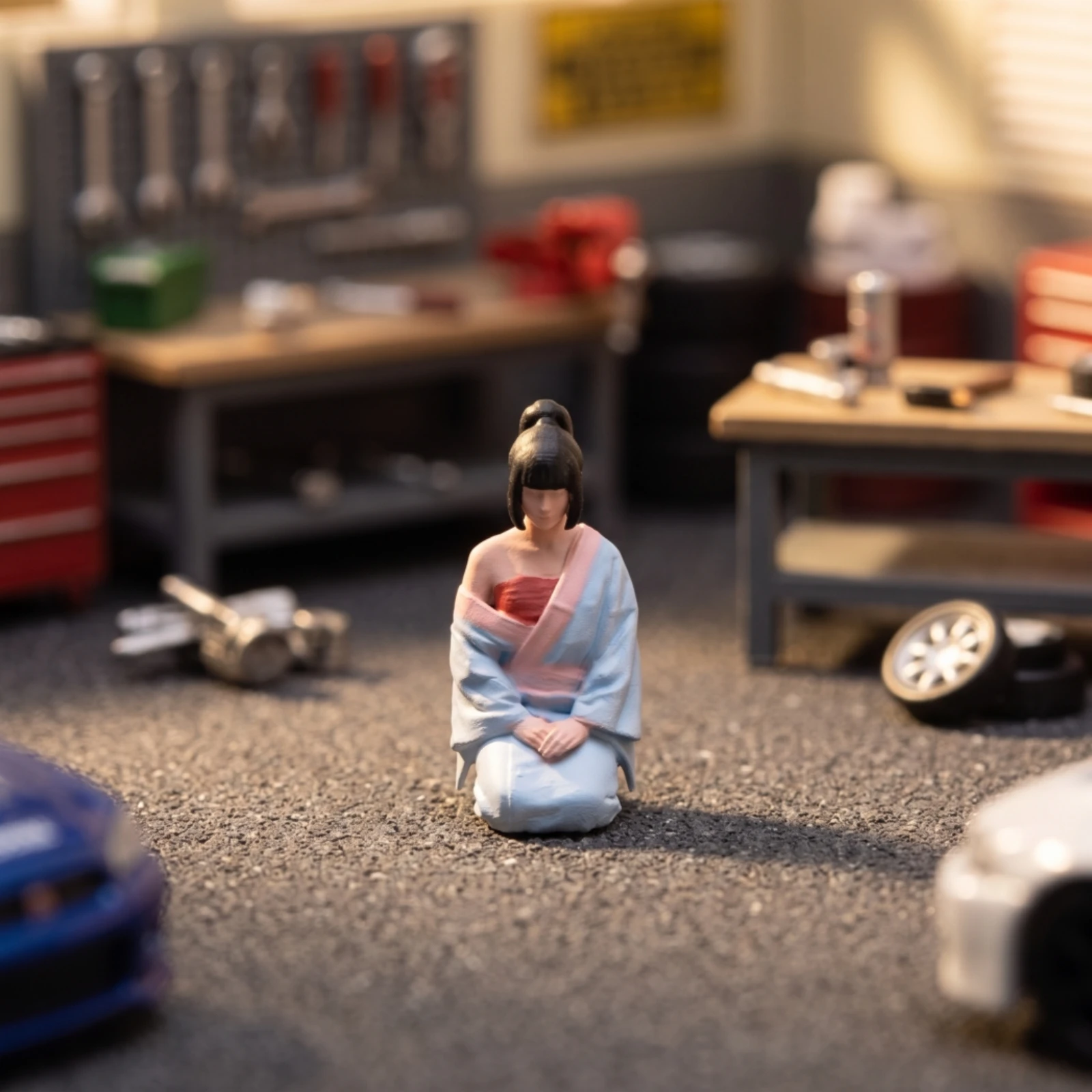 Seated Figurine Hand-Painted Miniature with Robe Figure Micro for Collectors, Diorama, Desktop Decoration