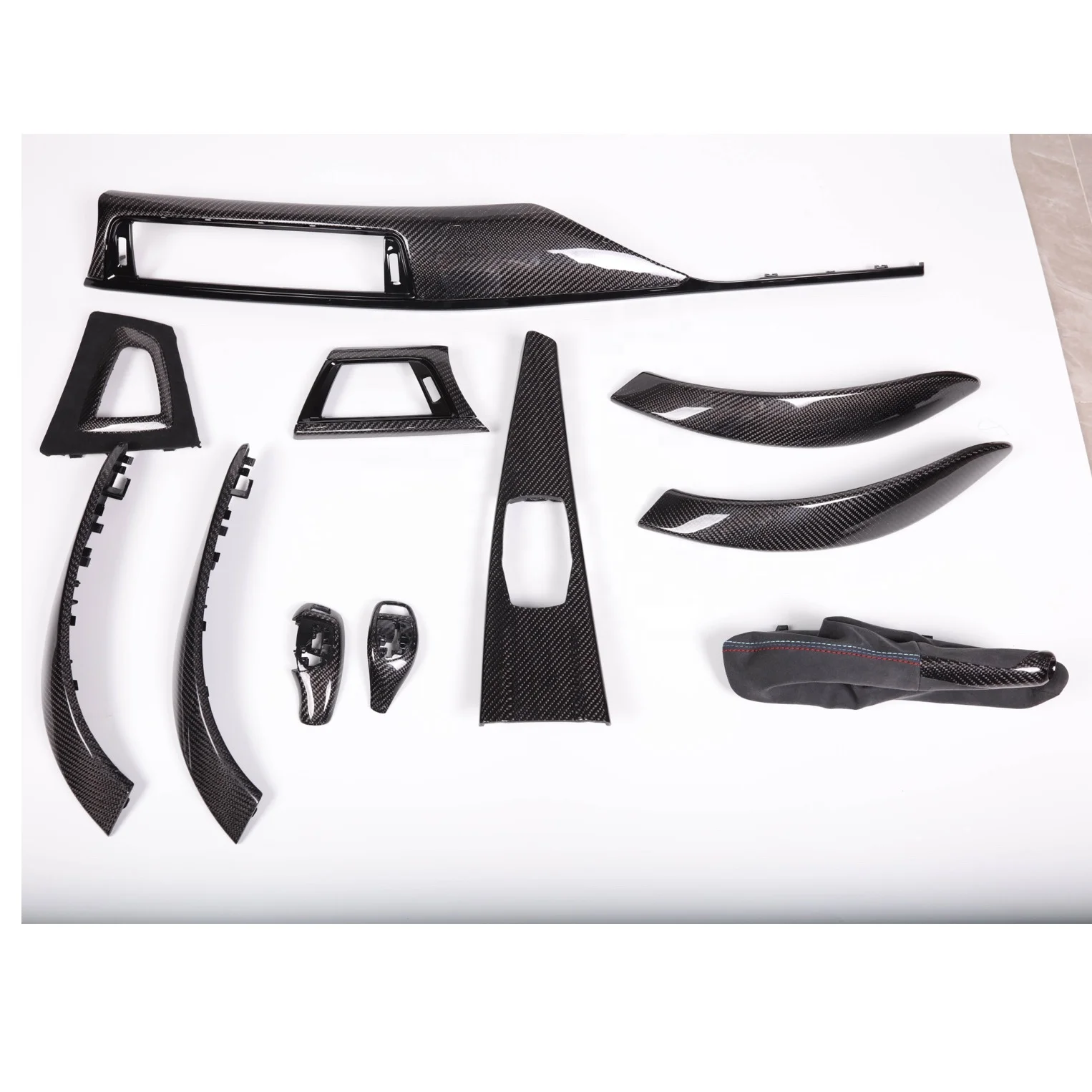 

F30 F36 M3 M4 Sports Car Real Carbon Fiber with Gloss Black Trim Dashboard Interior Accessories For BMW F31 F32 F33 F34 F80 F82