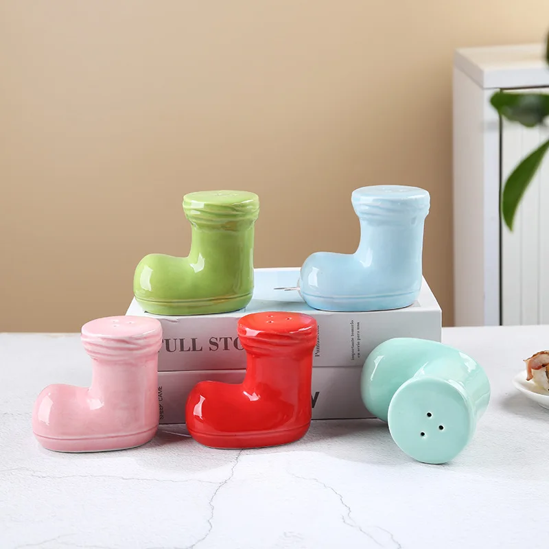 Zapatos de Navidad creativos nórdicos, botella de condimentos de cerámica, comino, sal, pimienta, tarro en polvo, adornos navideños, decoración del hogar y la cocina