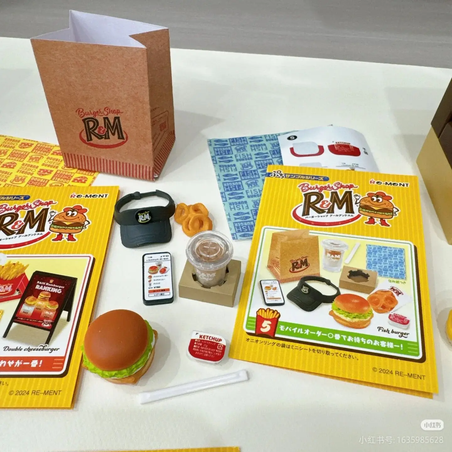 Genuino en Stock Re-Ment Chocolate World hamburguesa modelo sala de postres escena en miniatura caja ciega decoración regalos para niñas