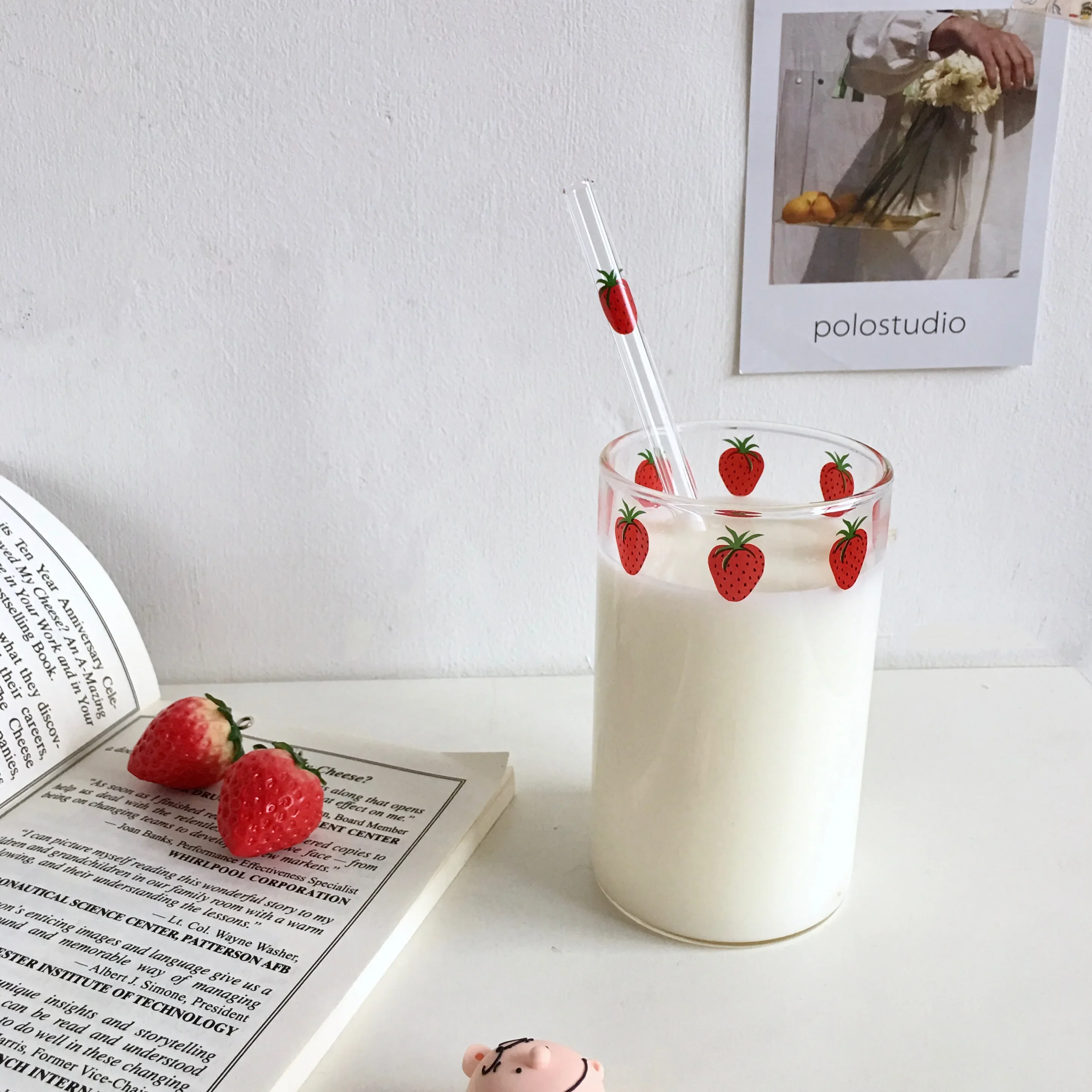 Cute Strawberries Glass Cup with Straw 300ml 10oz Thick Glass Tumbler With Strawberry Prints Heat Resistant Gift for BBF 1 PC