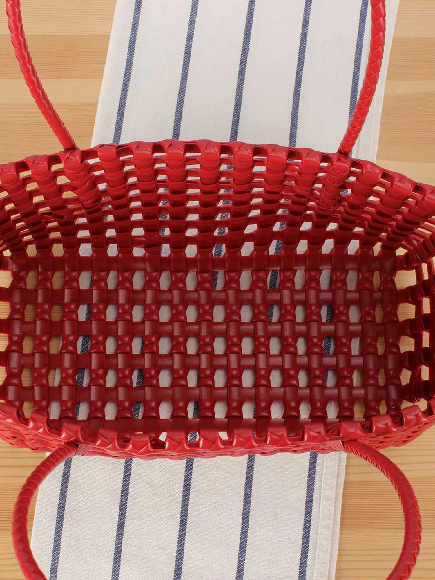 

Новинка 2024 года, женская сумка-корзина с полым дизайном, повседневная пляжная сумка для отдыха, универсальная женская сумка на каждый день, сумка через плечо с мягкой ручкой