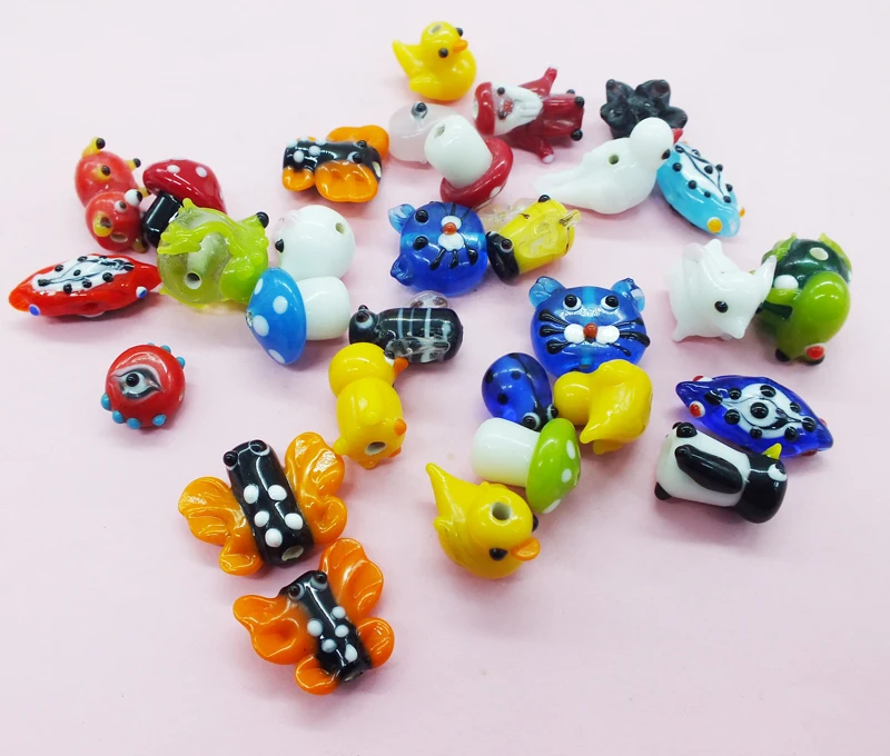 100 PCS classic animal glass beads (please note that random send)