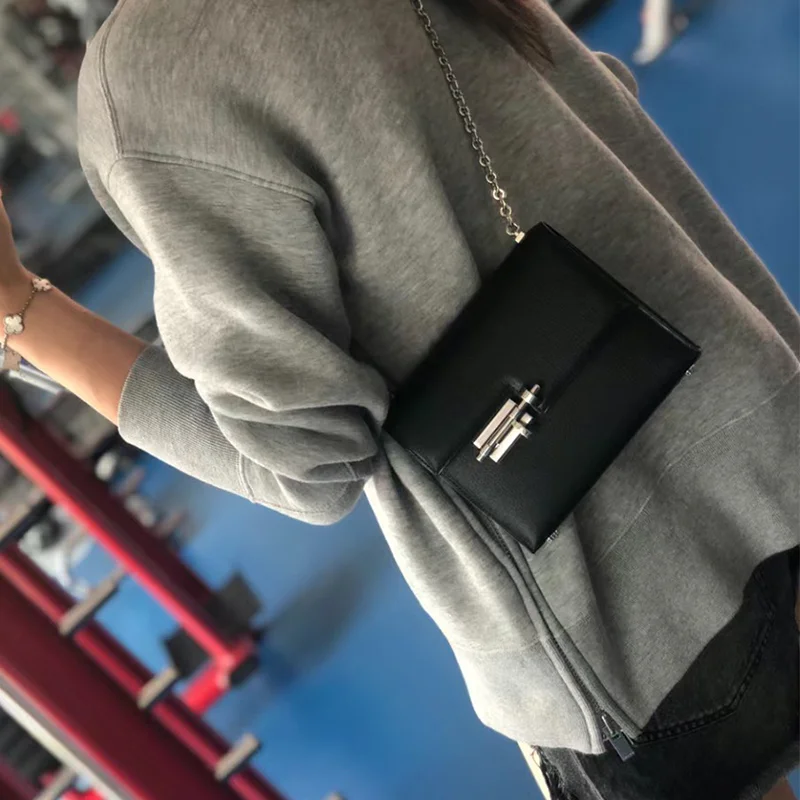 

2025 New Chain Women's Bag Genuine Leather Banquet Shoulder Bags Fashionable Small Square Bag High-quality Elegant Crossbody Bag